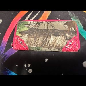 Realtree camo & pink/bling wallet
